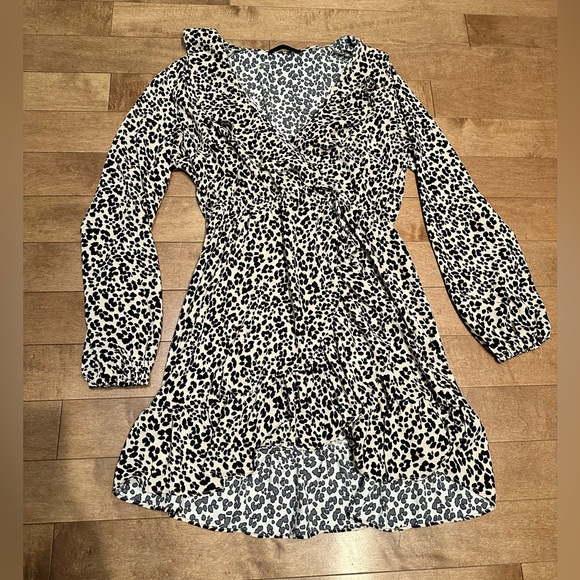 Long Sleeve Cheetah/Animal Print Dynamite Dress with Collar and Ruffles - Picture 1 of 6